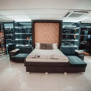 1million Luxury Medellín