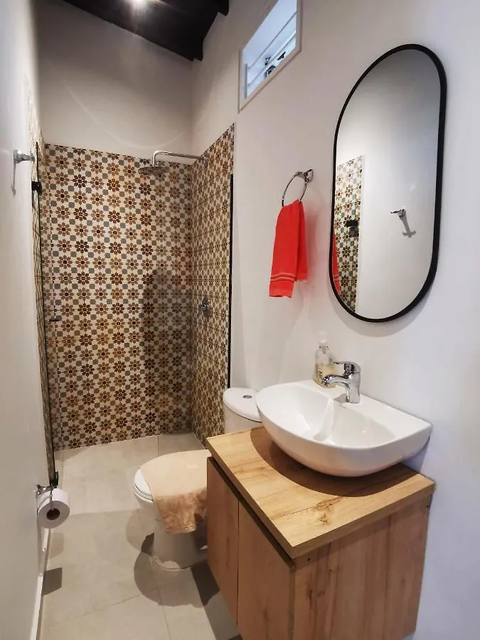 Frn101 Cozy Loft Located In A Popular In Poblado By Roots Rentals Медельин